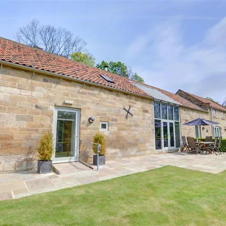 Hotel Barn *