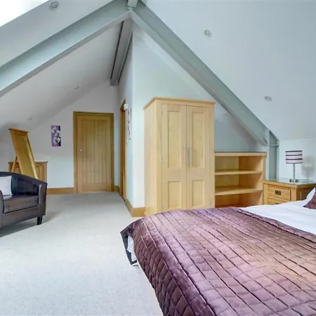 Barn Hotel *